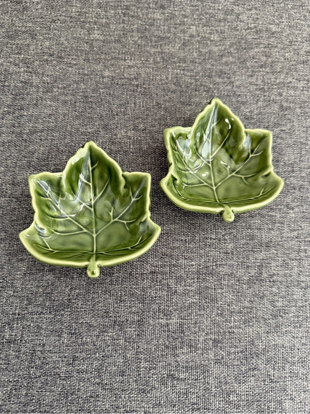 Pottery Barn Green Maple Leaf Ceramic Small Dipping Bowls Set of 2 2007 Fall